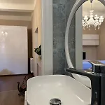 Apartment With 2 Suites In Center Of Lucca بيت ضيافة 3*