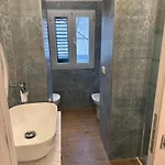 Apartment With 2 Suites In Center Of Lucca بيت ضيافة لوكا
