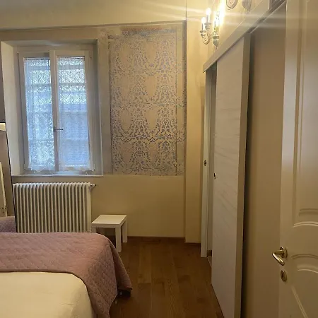 Apartment With 2 Suites In Center Of Lucca بيت ضيافة